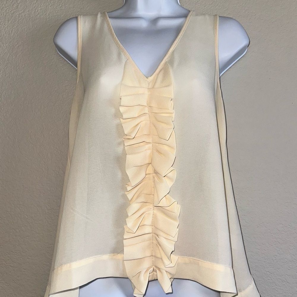 lo posh cream sleeveless ruffle blouse